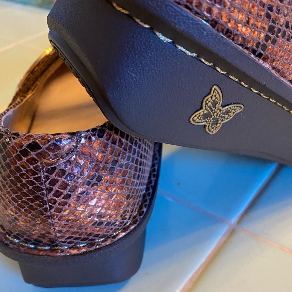 ALEGRIA / PG LITE PALOMA MARY JANE SHOES IN COPPER SNAKE PRINT / SIZE 7.5-8